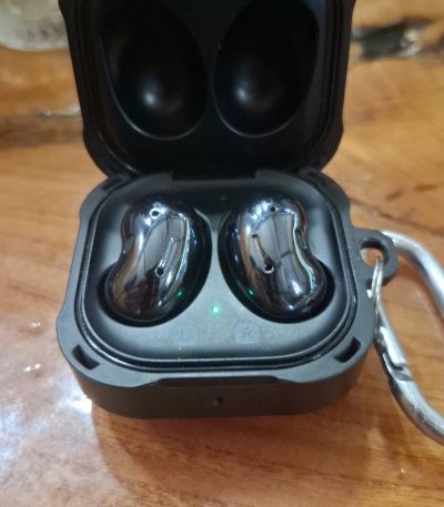 گالاکسی بادز لایو