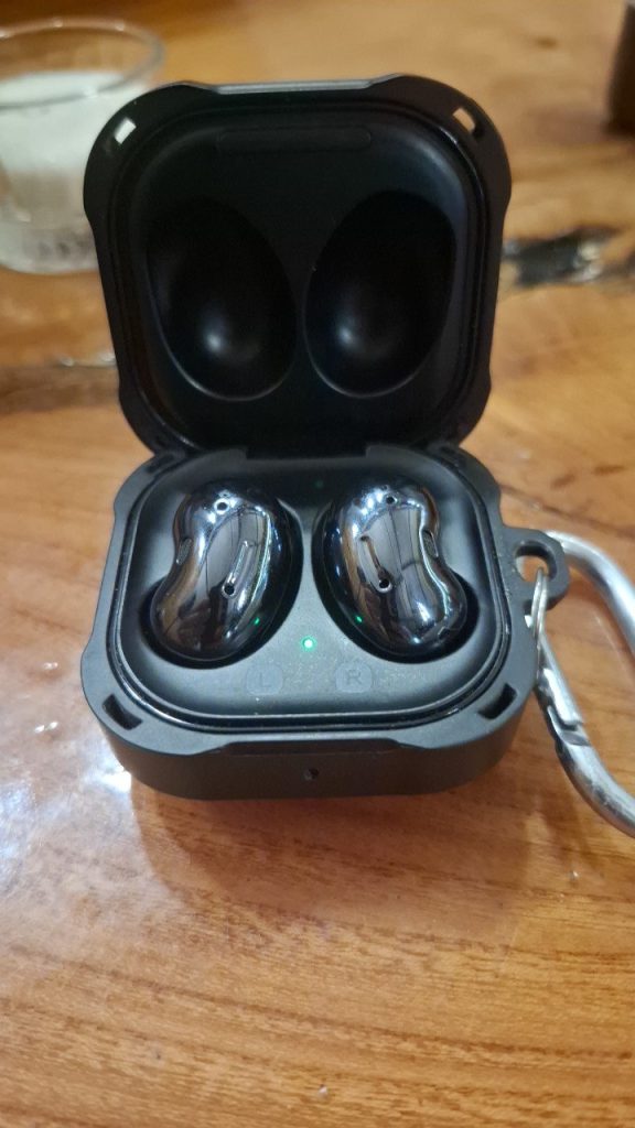 گالاکسی بادز لایو